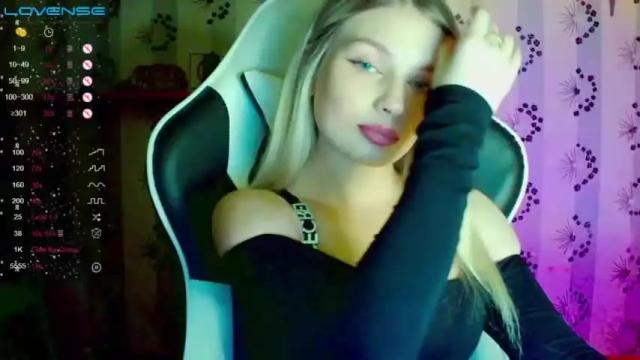 Image 3 of kate_peachy Stream on Chaturbate on 18 months ago