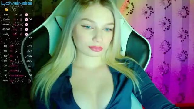 Image 4 of kate_peachy Stream on Chaturbate on 18 months ago