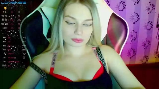 Image 3 of kate_peachy Stream on Chaturbate on 16 months ago