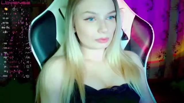 Image 3 of kate_peachy Stream on Chaturbate on 14 months ago