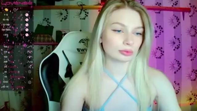 Image 2 of kate_peachy Stream on Chaturbate on 14 months ago