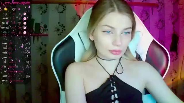Image 2 of kate_peachy Stream on Chaturbate on 14 months ago