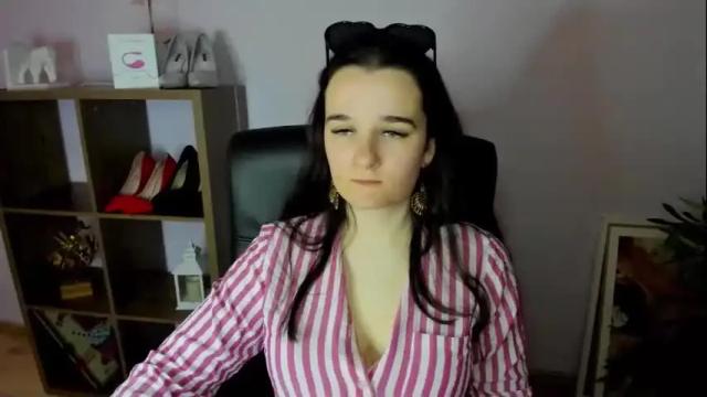 Image 3 of katedesire Stream on Chaturbate on 1 month ago