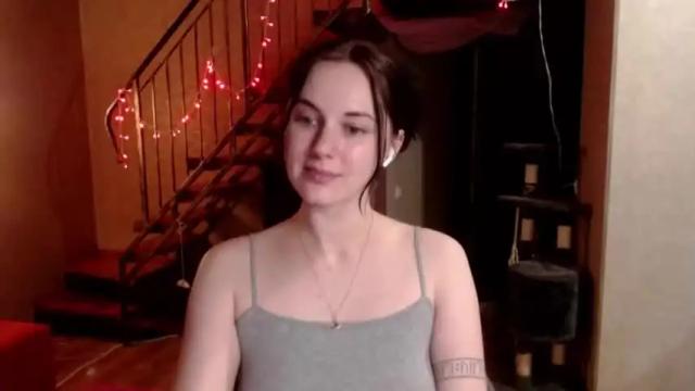 Image 2 of katekvarforth Stream on Chaturbate on 16 months ago