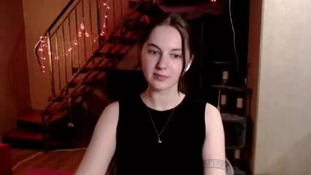 Image 2 of katekvarforth Stream on Chaturbate on 15 months ago