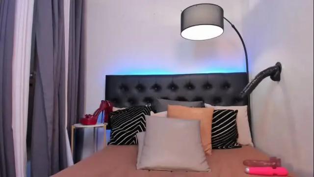 Image 4 of katemolino Stream on Chaturbate on 1 month ago