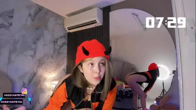 Image 7 of katemoss70 Stream on Chaturbate on 23 days ago
