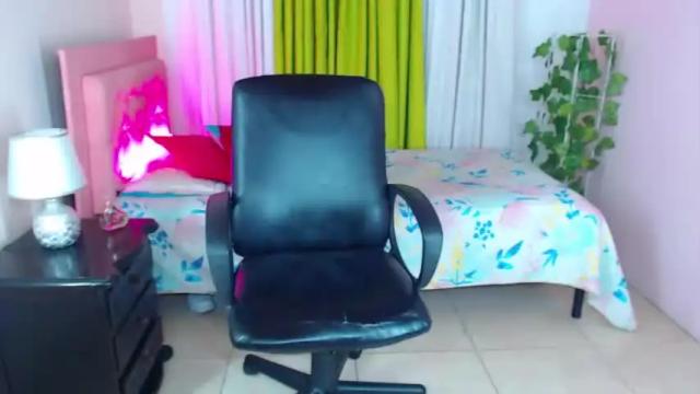 Image 3 of katerin_yaz Stream on Chaturbate on 20 months ago