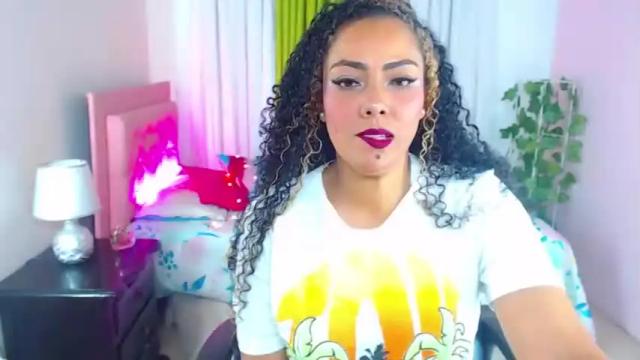 Image 3 of katerin_yaz Stream on Chaturbate on 20 months ago