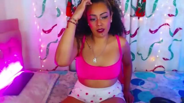 Image 7 of katerin_yaz Stream on Chaturbate on 19 months ago