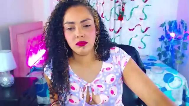 Image 7 of katerin_yaz Stream on Chaturbate on 19 months ago