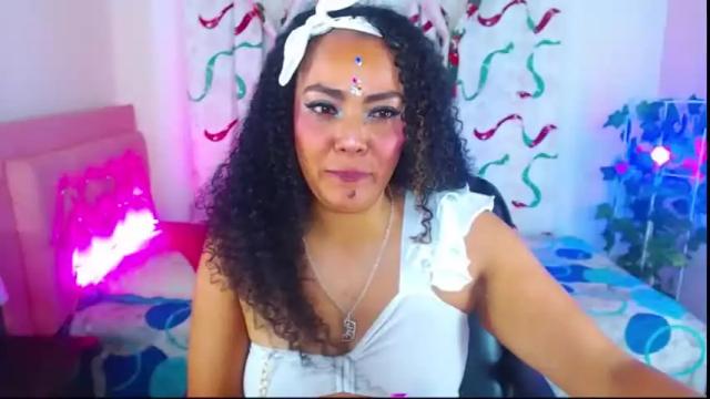 Image 2 of katerin_yaz Stream on Chaturbate on 19 months ago