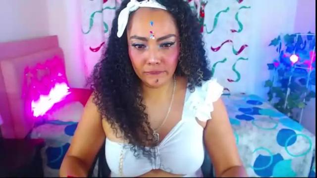 Image 3 of katerin_yaz Stream on Chaturbate on 19 months ago