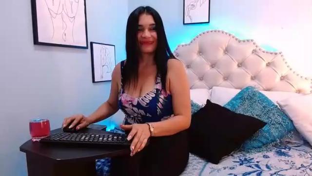 Image 4 of katerinajhonson Stream on Chaturbate on 18 months ago