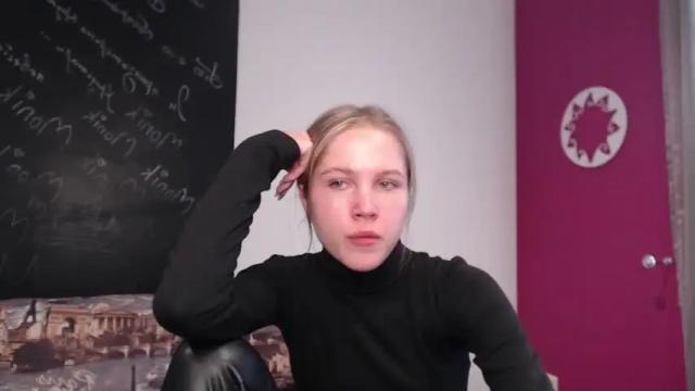 Image 12 of katerynagordon Stream on Chaturbate on 15 months ago