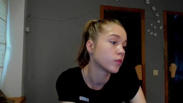 Image 3 of katerynagordon Stream on Chaturbate on 21 months ago