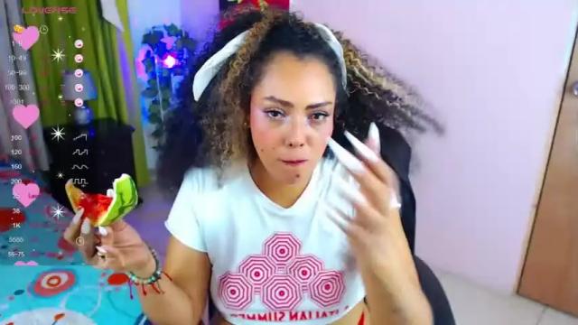 Image 2 of katherin_castillo Stream on Chaturbate on 13 months ago