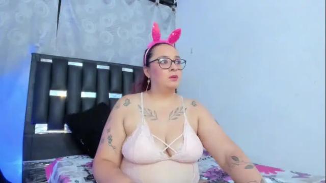 Image 3 of katherina_diaz Stream on Chaturbate on 2 months ago