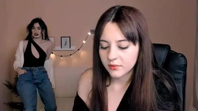 Image 4 of katherine_honey Stream on Chaturbate on 16 months ago