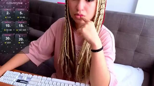 Image 4 of katherinepetite_ Stream on Chaturbate on 18 months ago