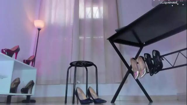 Image 8 of katherinlevinee Stream on Chaturbate on 4 months ago