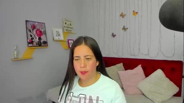 Image 2 of kathina_giraldo Stream on Chaturbate on 23 days ago