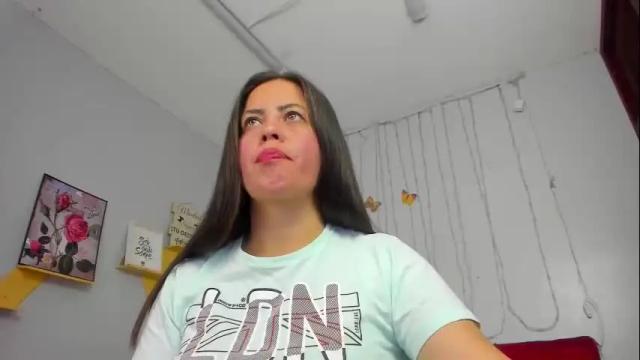 Image 3 of kathina_giraldo Stream on Chaturbate on 23 days ago