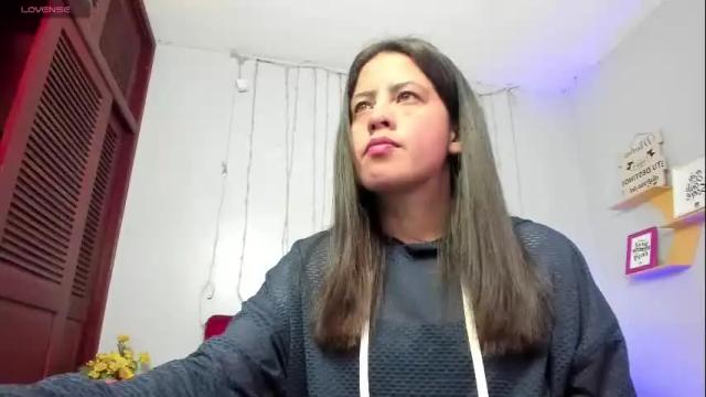 Image 2 of kathina_giraldo Stream on Chaturbate on 10 days ago