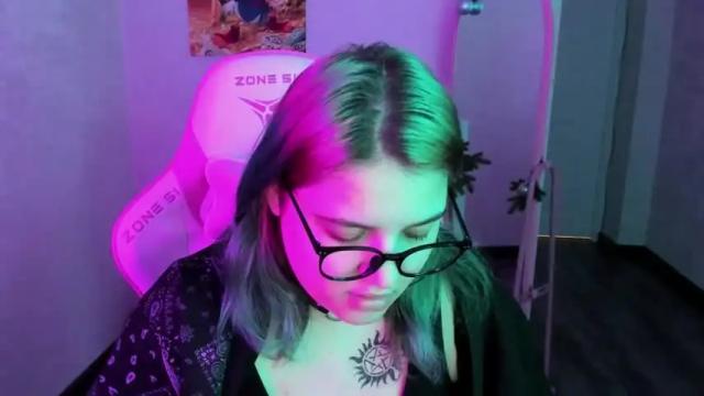 Image 7 of kathlen_moore Stream on Chaturbate on 17 months ago
