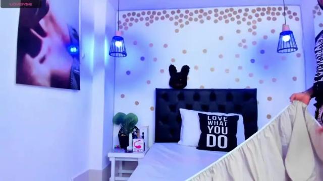 Image 3 of katia_dann Stream on Chaturbate on 15 months ago