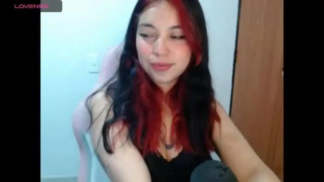 Image 2 of katia_hill Stream on Chaturbate on 24 months ago