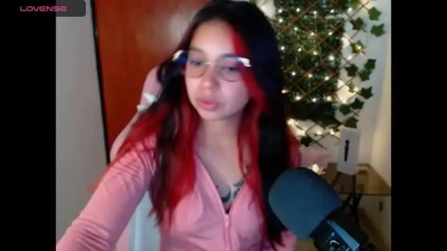 Image 10 of katia_hill Stream on Chaturbate on 13 months ago