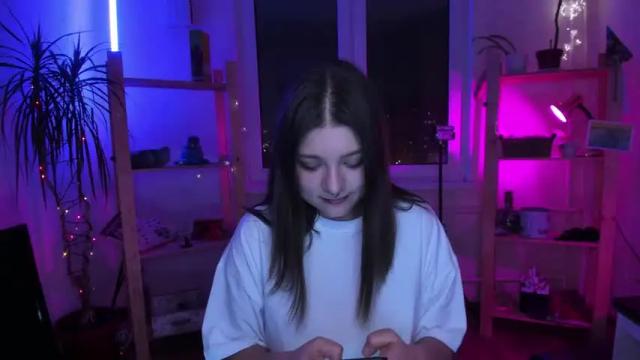 Image 3 of katia_leta Stream on Chaturbate on 16 months ago