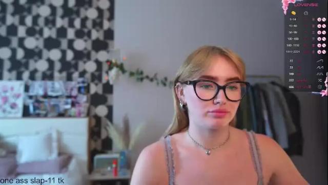 Image 8 of katie________ Stream on Chaturbate on 3 months ago