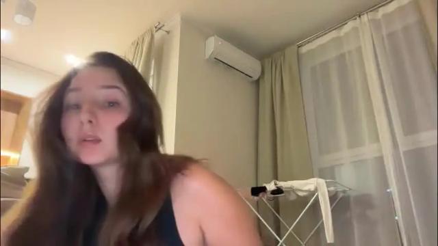 Image 3 of katie________ Stream on Chaturbate on 25 days ago