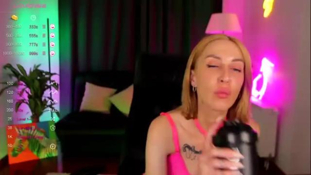 Image 10 of katie___white Stream on Chaturbate on 21 months ago