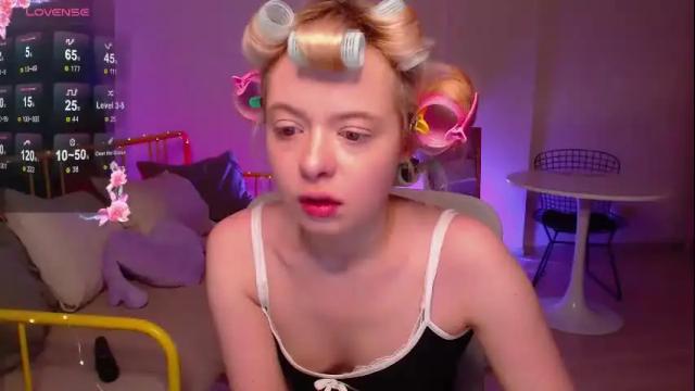 Image 2 of katie_deville Stream on Chaturbate on 2 months ago