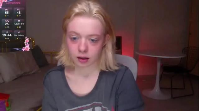 Image 4 of katie_deville Stream on Chaturbate on 2 months ago