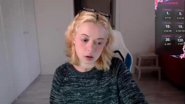 Image 2 of katie_deville Stream on Chaturbate on 10 days ago