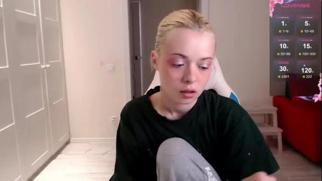 Image 2 of katie_deville Stream on Chaturbate on 6 days ago