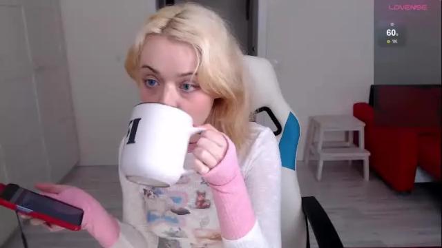 Image 2 of katie_deville Stream on Chaturbate on 3 months ago