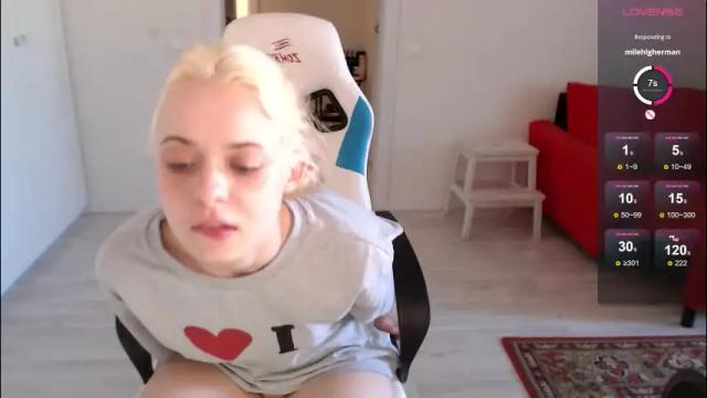 Image 10 of katie_deville Stream on Chaturbate on 2 months ago