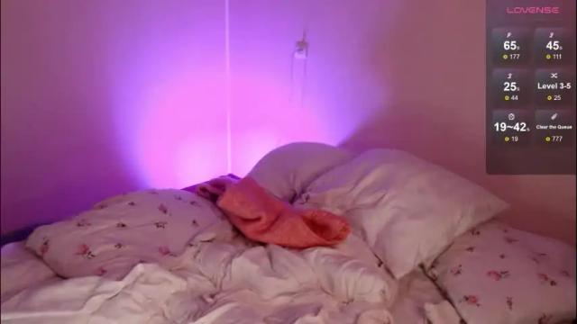 Image 2 of katie_deville Stream on Chaturbate on 24 days ago