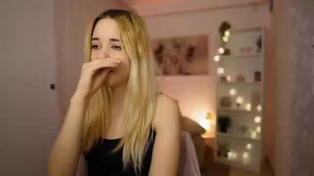 Image 6 of katie_kush18 Stream on Chaturbate on 17 months ago
