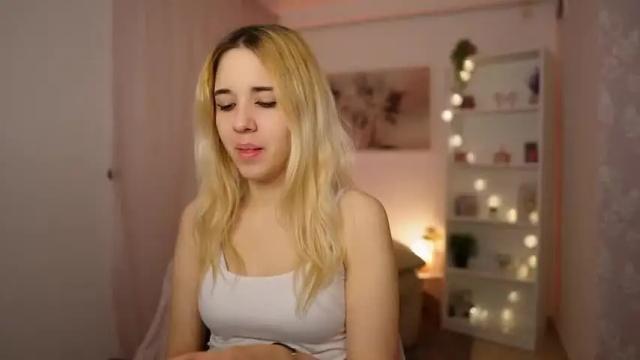 Image 4 of katie_kush18 Stream on Chaturbate on 17 months ago