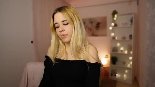 Image 11 of katie_kush18 Stream on Chaturbate on 16 months ago
