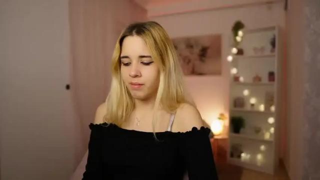 Image 3 of katie_kush18 Stream on Chaturbate on 16 months ago