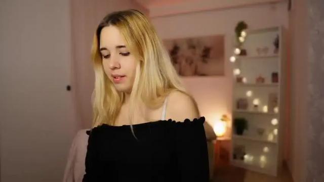 Image 4 of katie_kush18 Stream on Chaturbate on 16 months ago