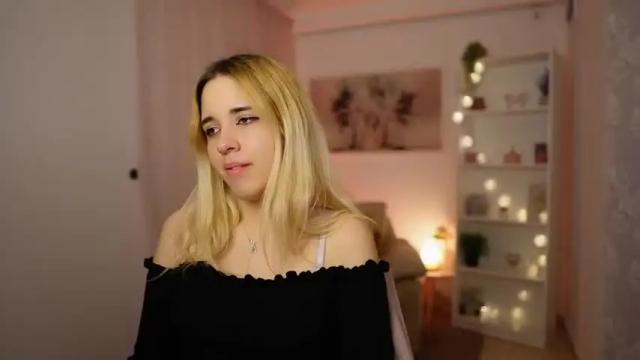 Image 6 of katie_kush18 Stream on Chaturbate on 16 months ago