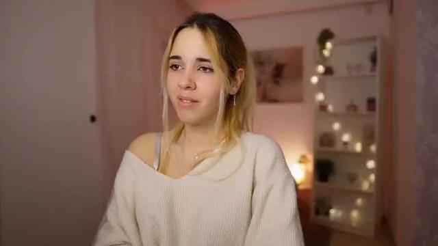 Image 11 of katie_kush18 Stream on Chaturbate on 16 months ago